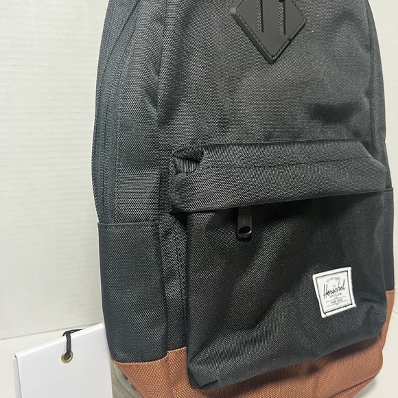 Herschel Supply Co. Heritage Crossbody Shoulder Bag - Picture 3 of 14